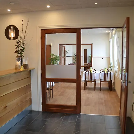 索讷欧默库洛酒店 宾馆 Omme